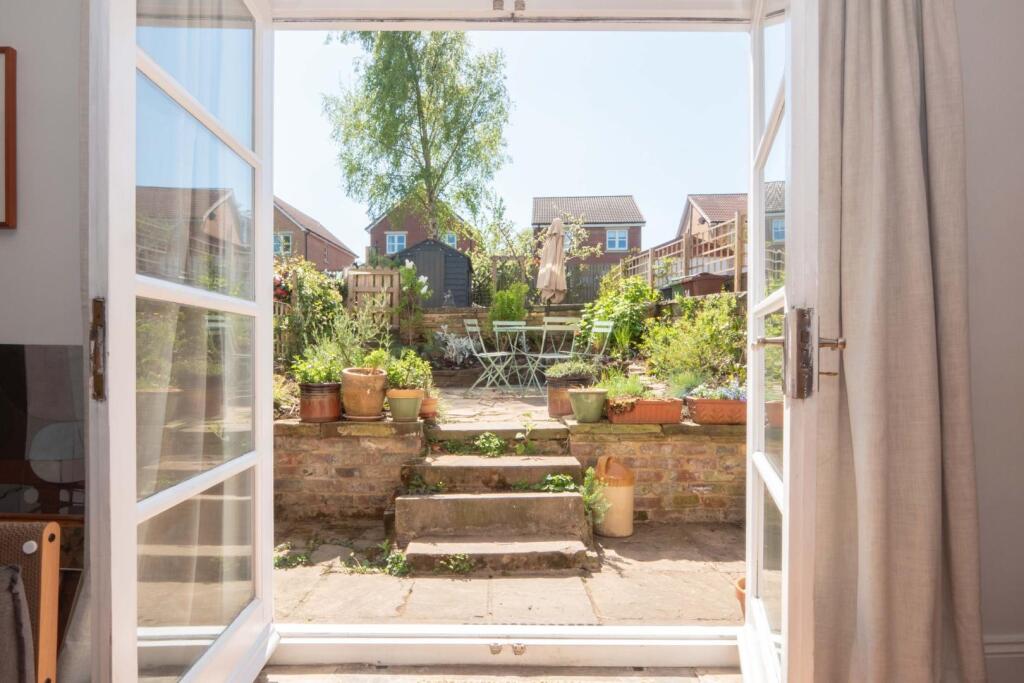 GARDEN PATIO
