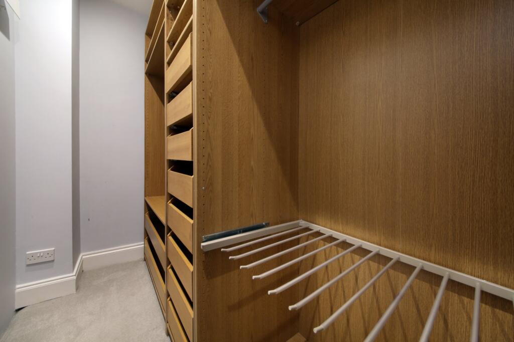 Walk-In Wardrobe