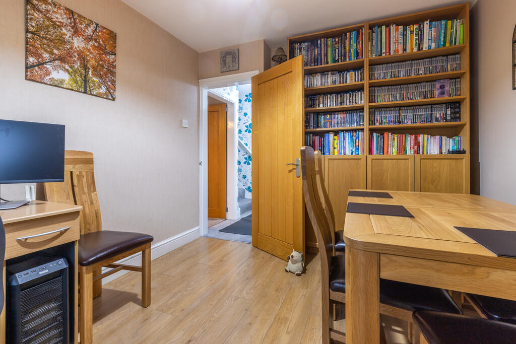 Dining Room / Bed...