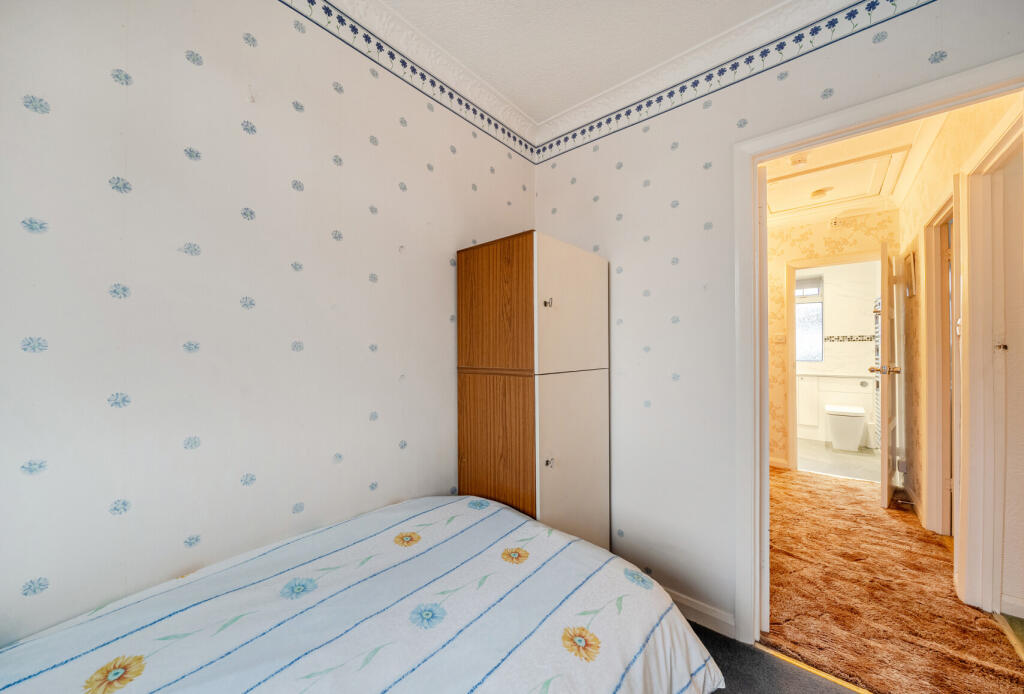 1383771-8-691f372...