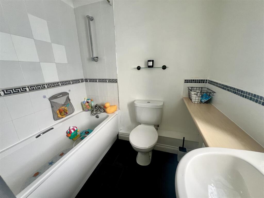 Bathroom.jpg