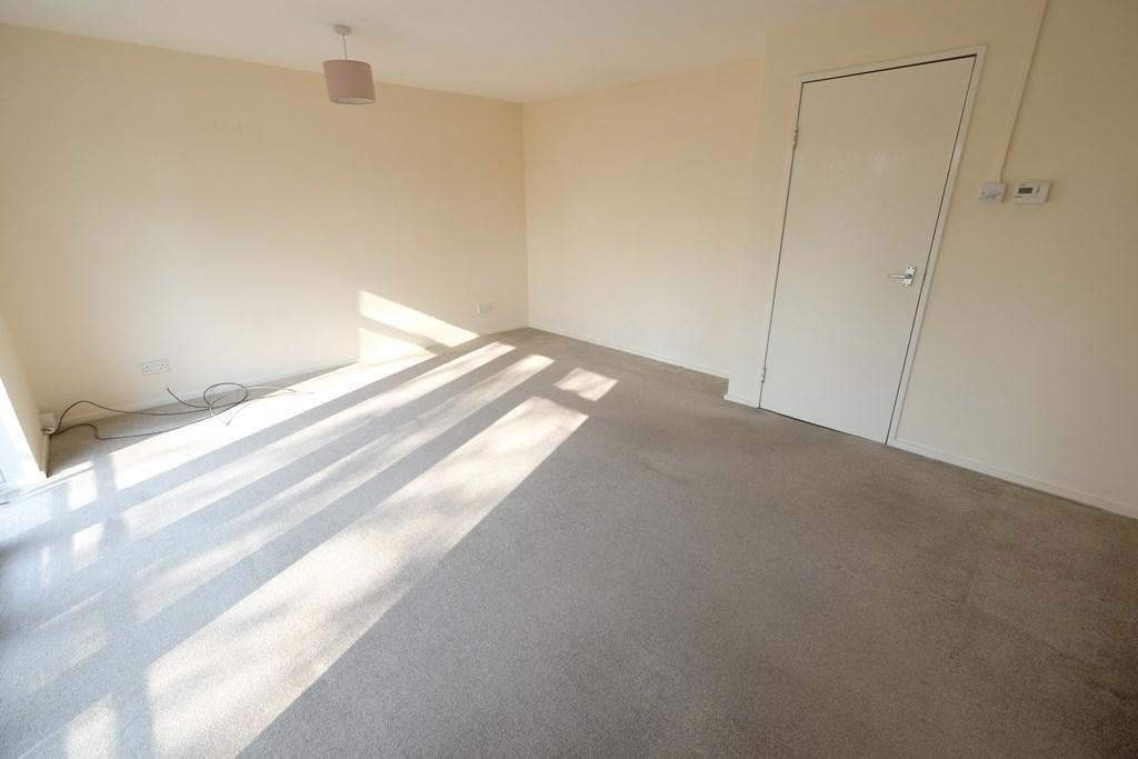 SITTING/DINING ROOM