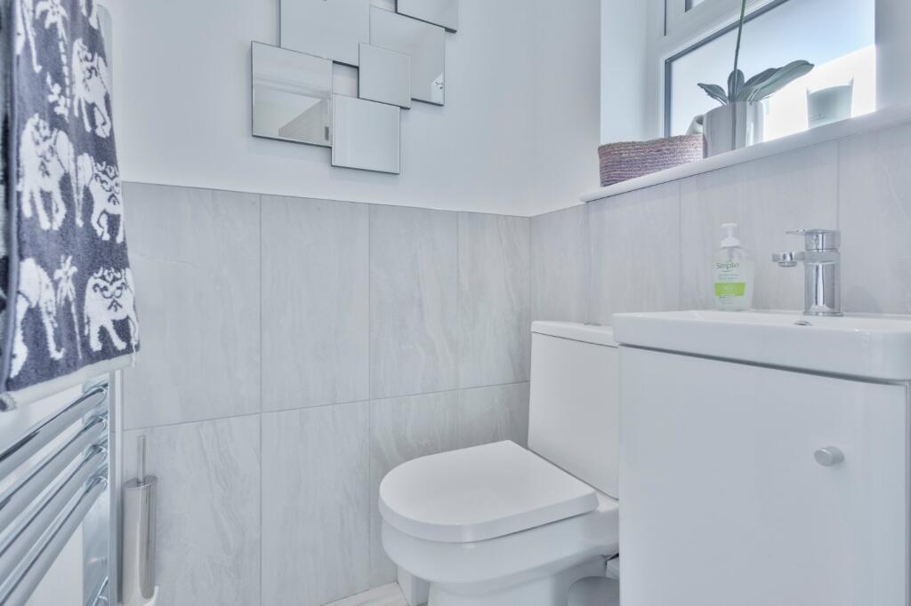 Cloakroom/Wc