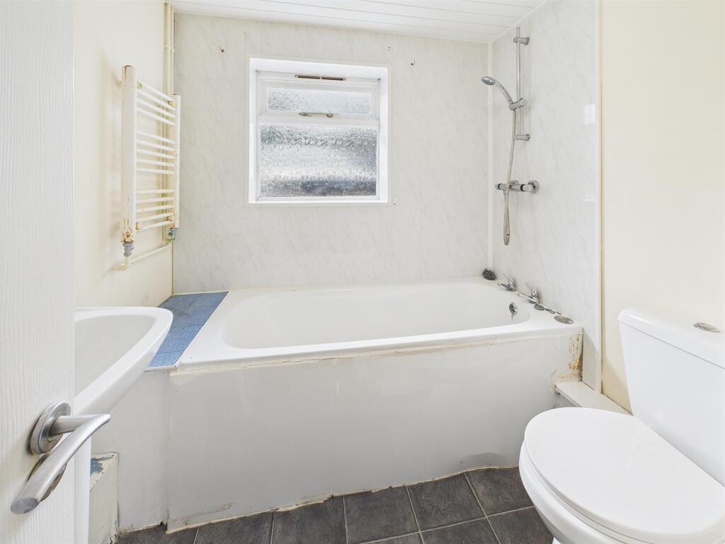 7 - Flat with parking for Auction, Weston-super-Ma