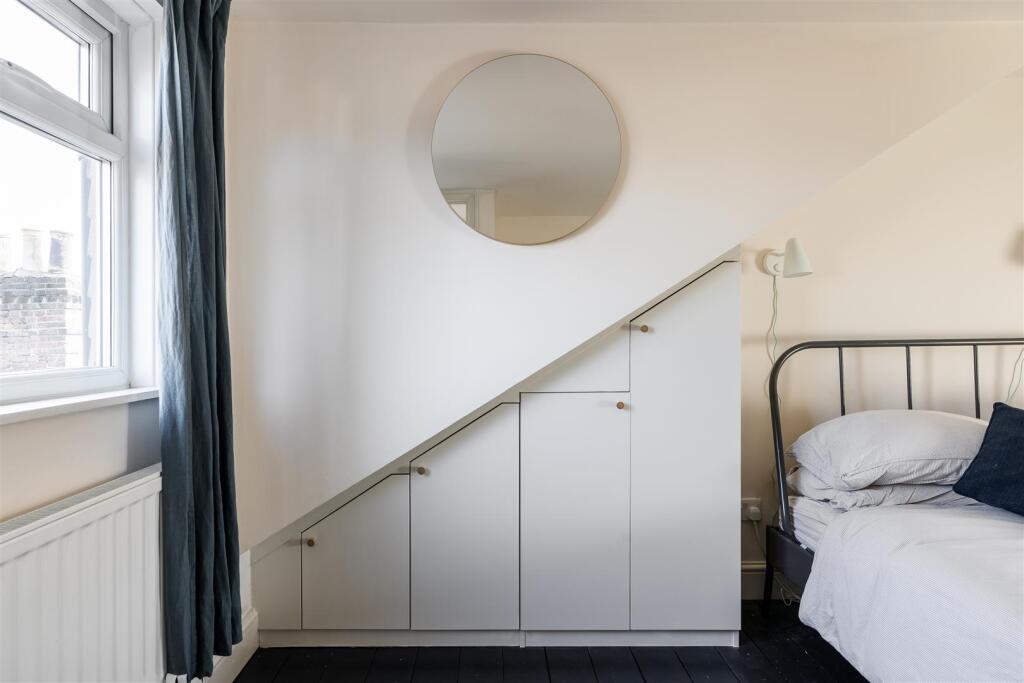 Mornington Road, E11