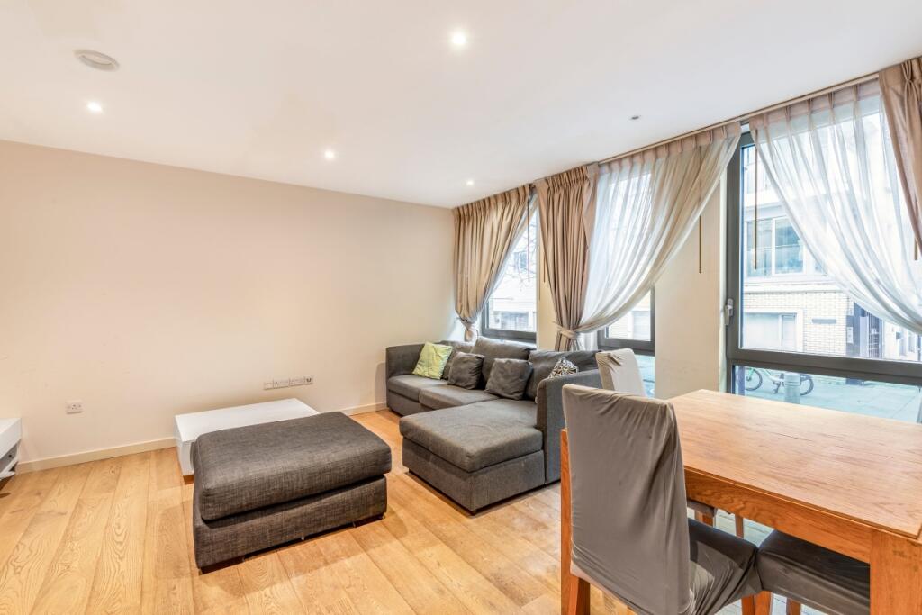 Kitchen/ Living Room