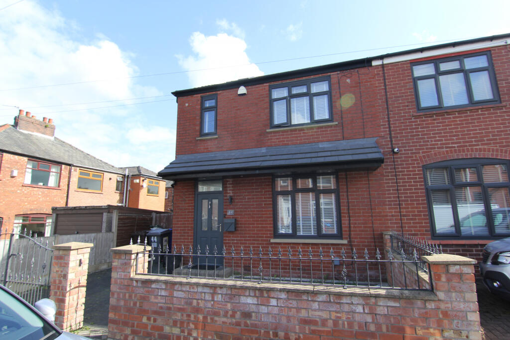 4 Bedroom Semi Detached for Sale over three floor