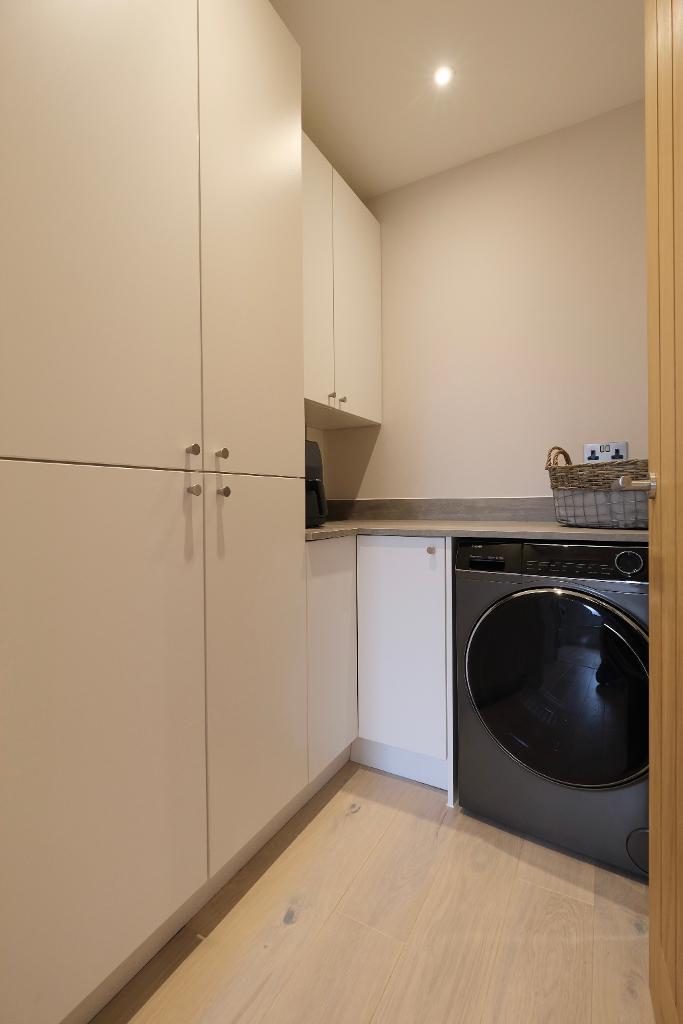 Utility room (off the kitchen)