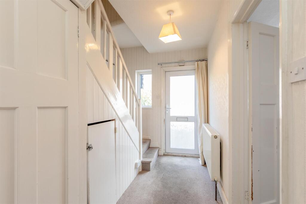 Maple Road, Horfield Entrance Hall.jpg