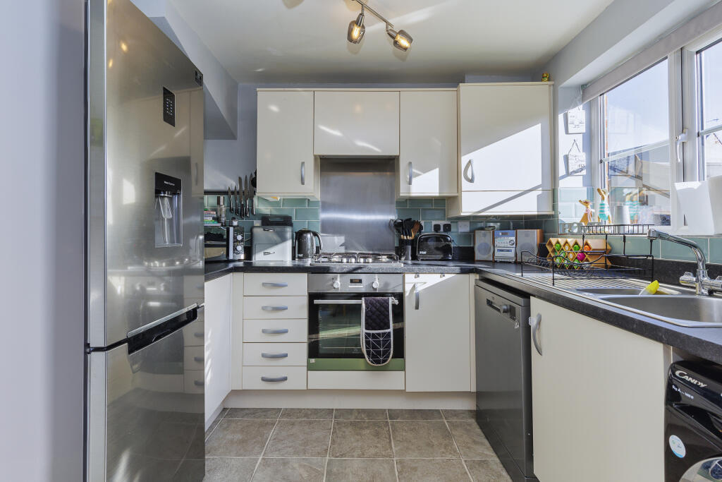 83 Garston cresent-4