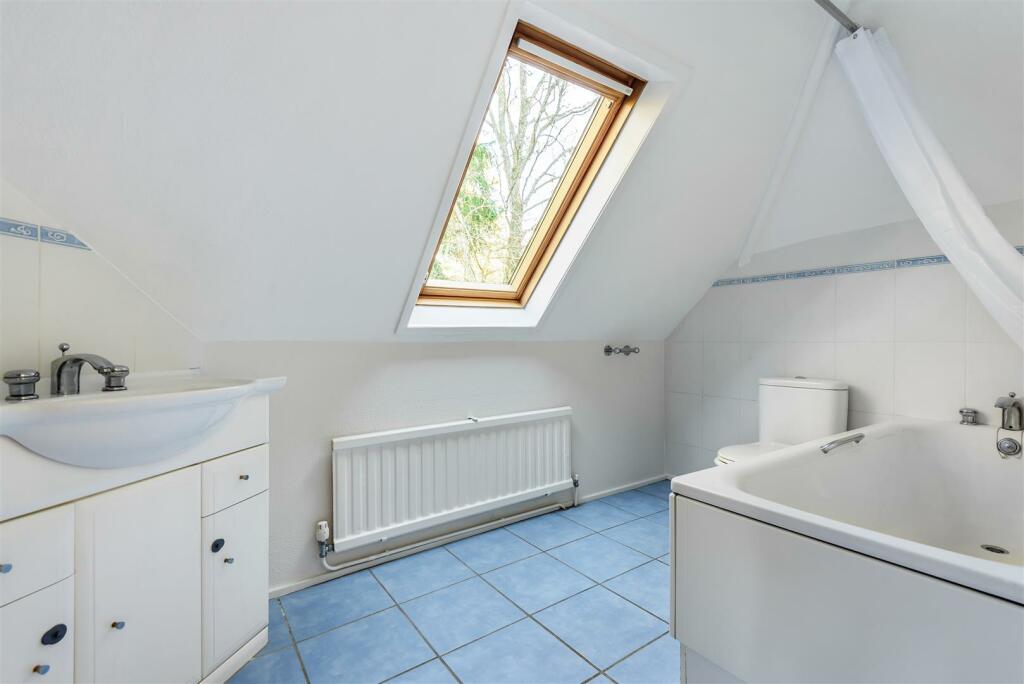 En-suite shower room - Cedar Cottage.jpg