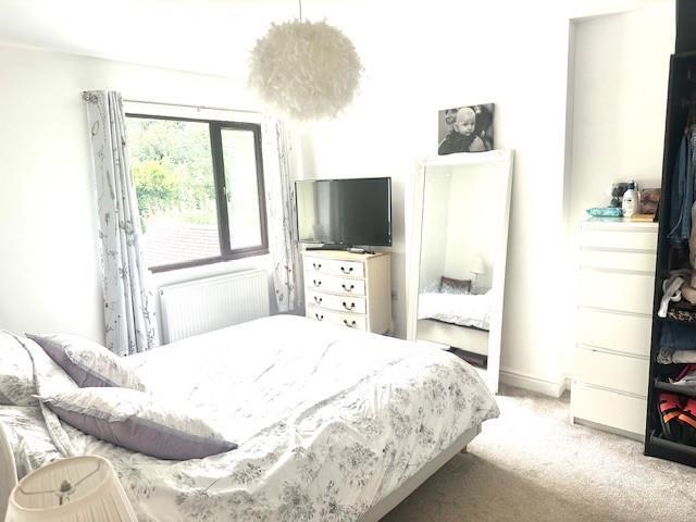 19 Collinsfield Bedroom One.jpg