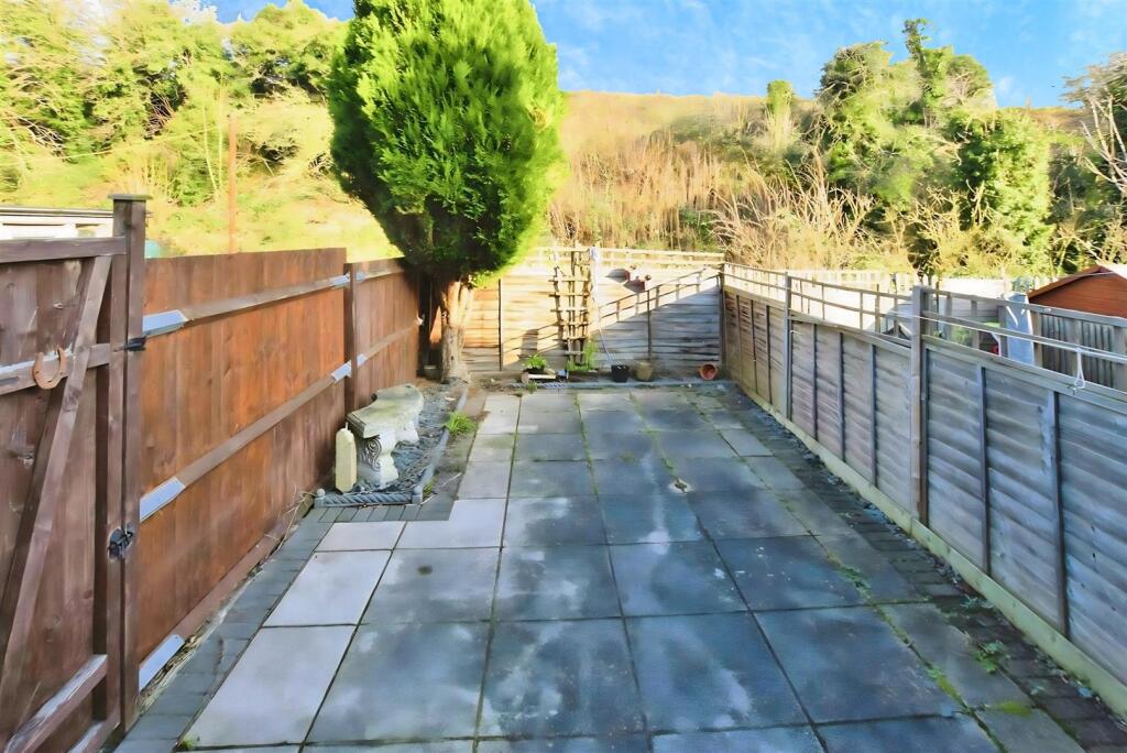 ceea9e4a-garden.jpg
