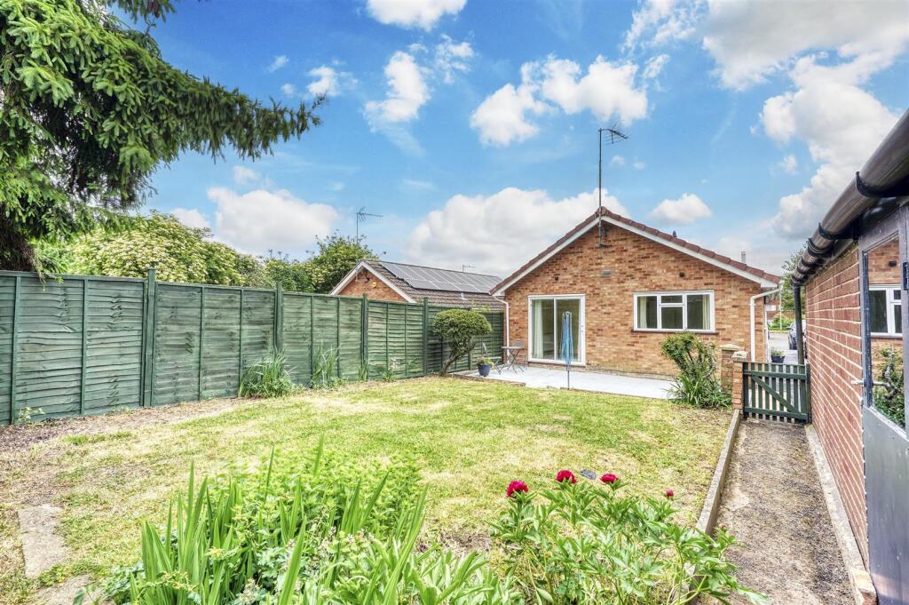 -125 Vicarage Farm Rd-35_HDR-10.jpg