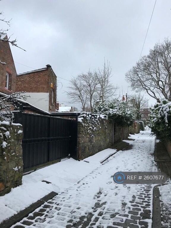 Victoria Lane To Rear