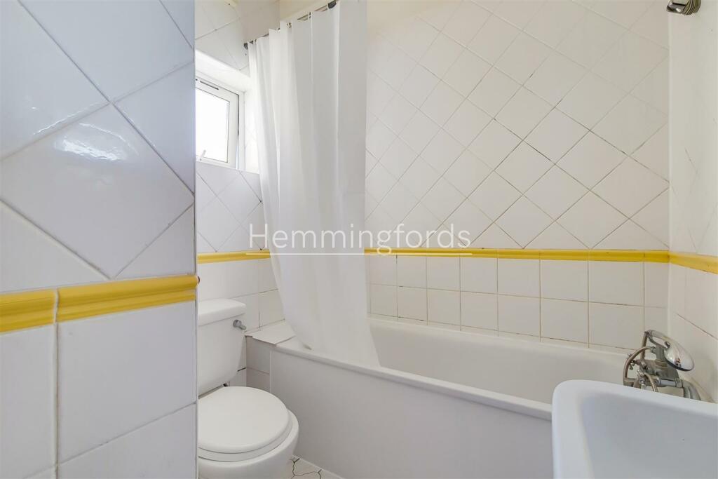 5_Bathroom-0.jpg