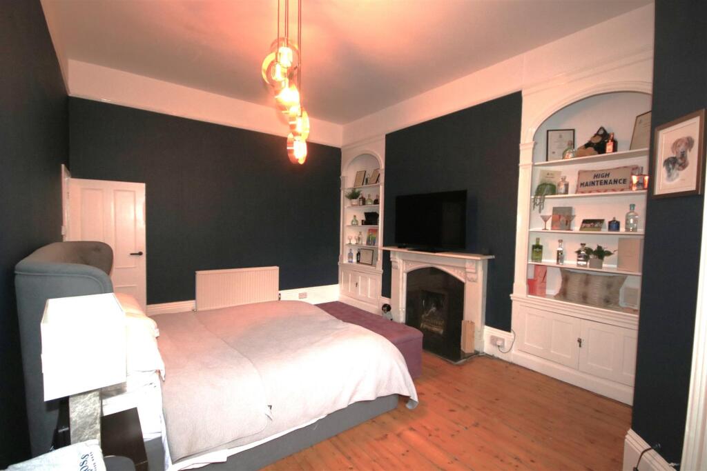 Bedroom 1a.JPG
