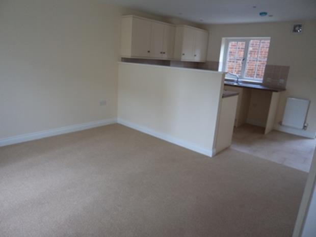 8TheBullCourtyardLounge1