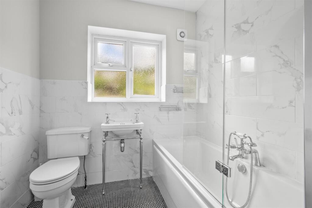 93 Southfield Road, HP13 5LB-4.jpg