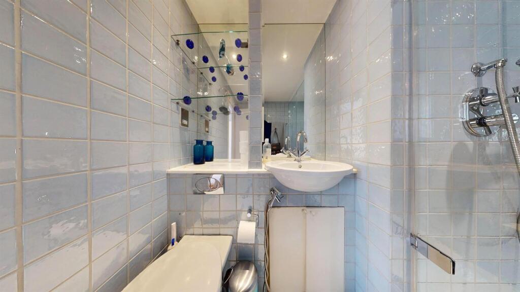 Property for sale in Waterside Point by Barrain Lo