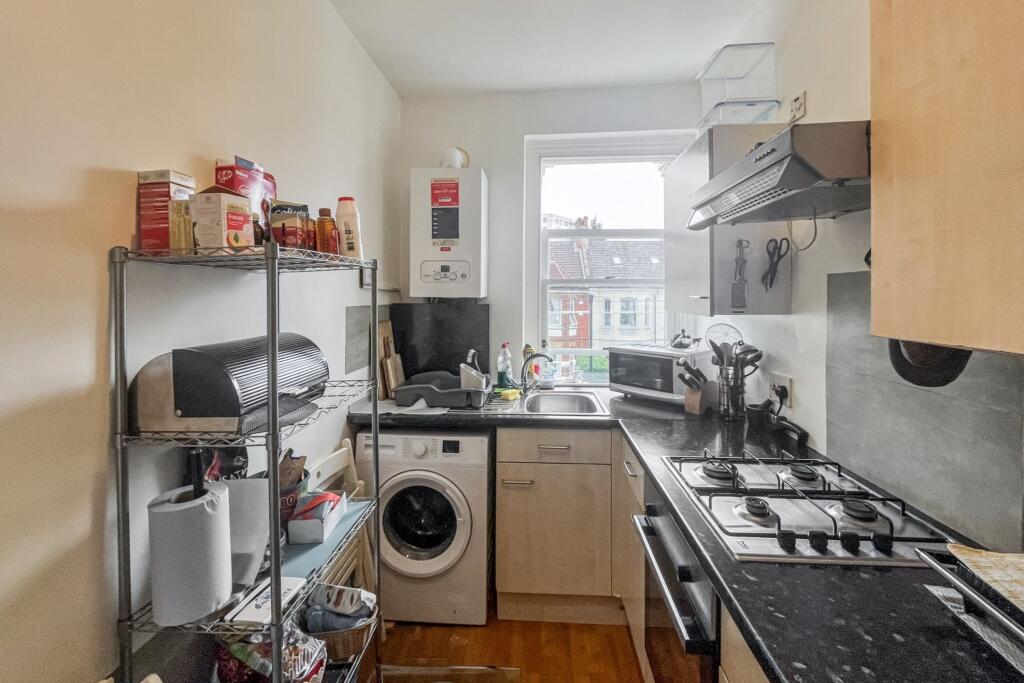 Flat 3, 52 Gleneagle Road, Streatham, London, SW16 6AF