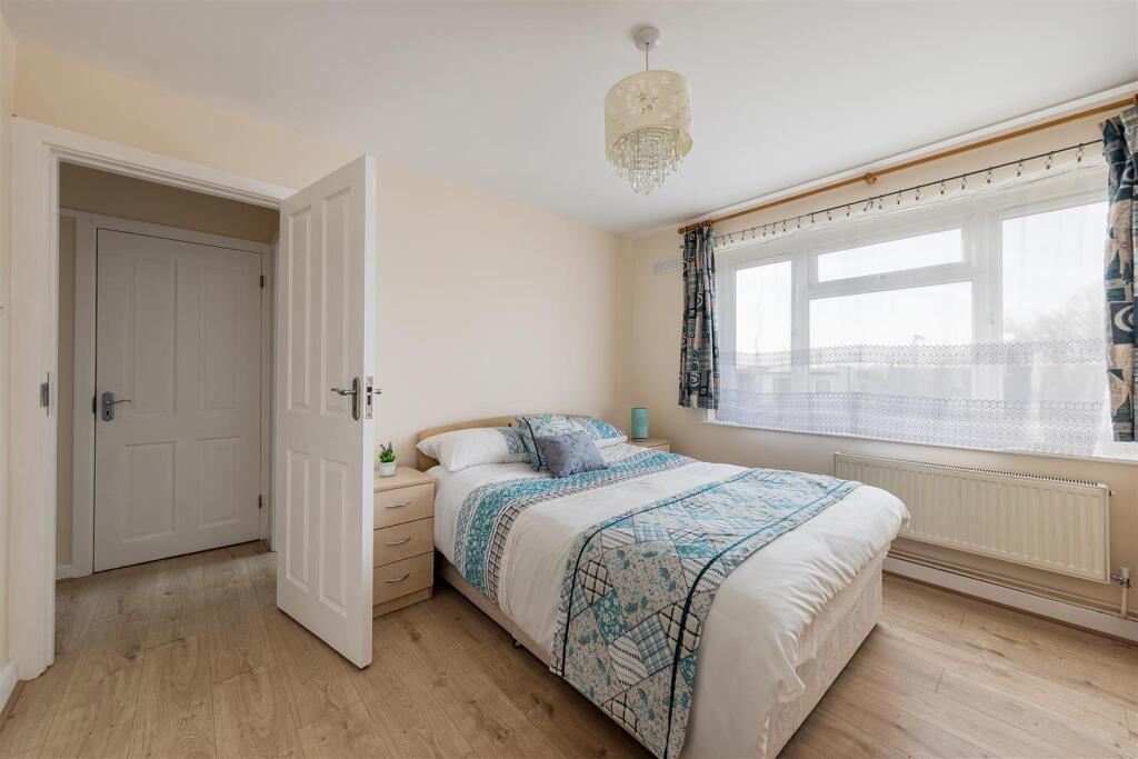 Bulwer Court Road E11