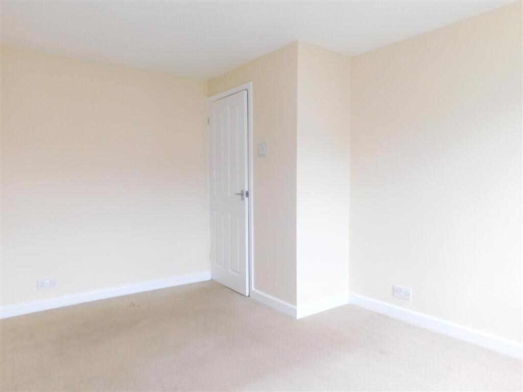 Bedroom 2.JPG