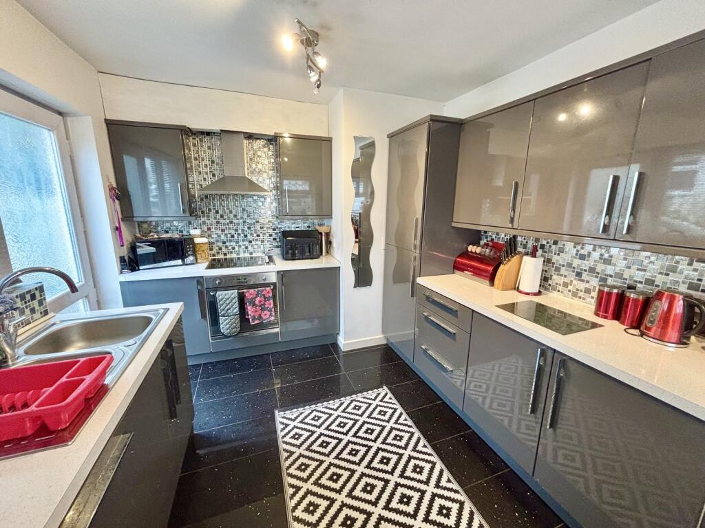 Kitchen / Breakfast Room