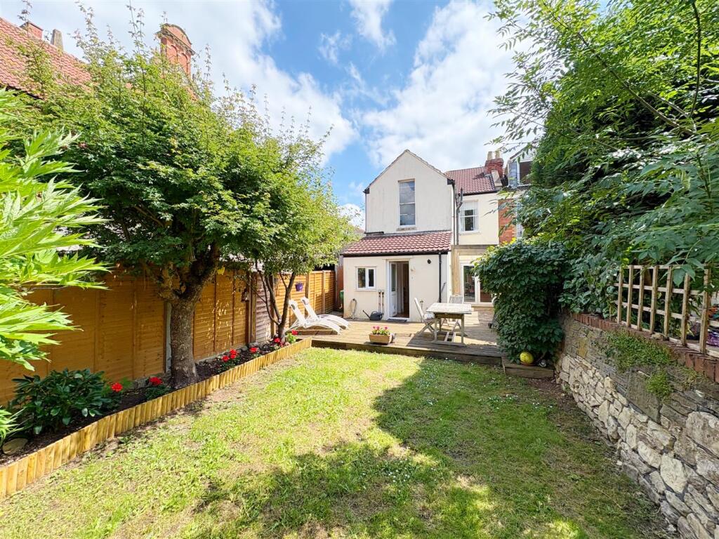 Rear view of property.jpg