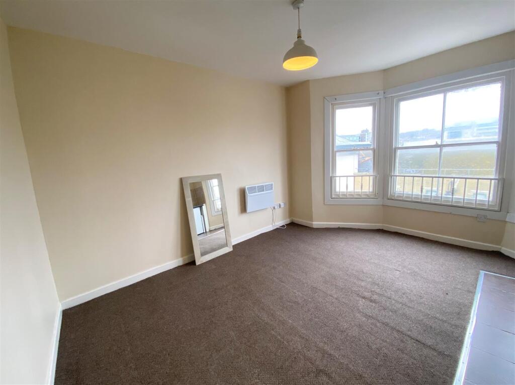Living Room.jpg