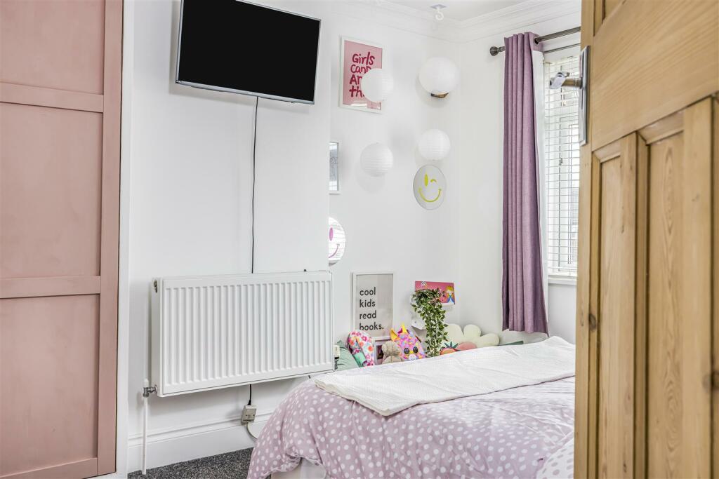 20 Cedar Grove, Baffins-PorticoMarketing-SarahOliv