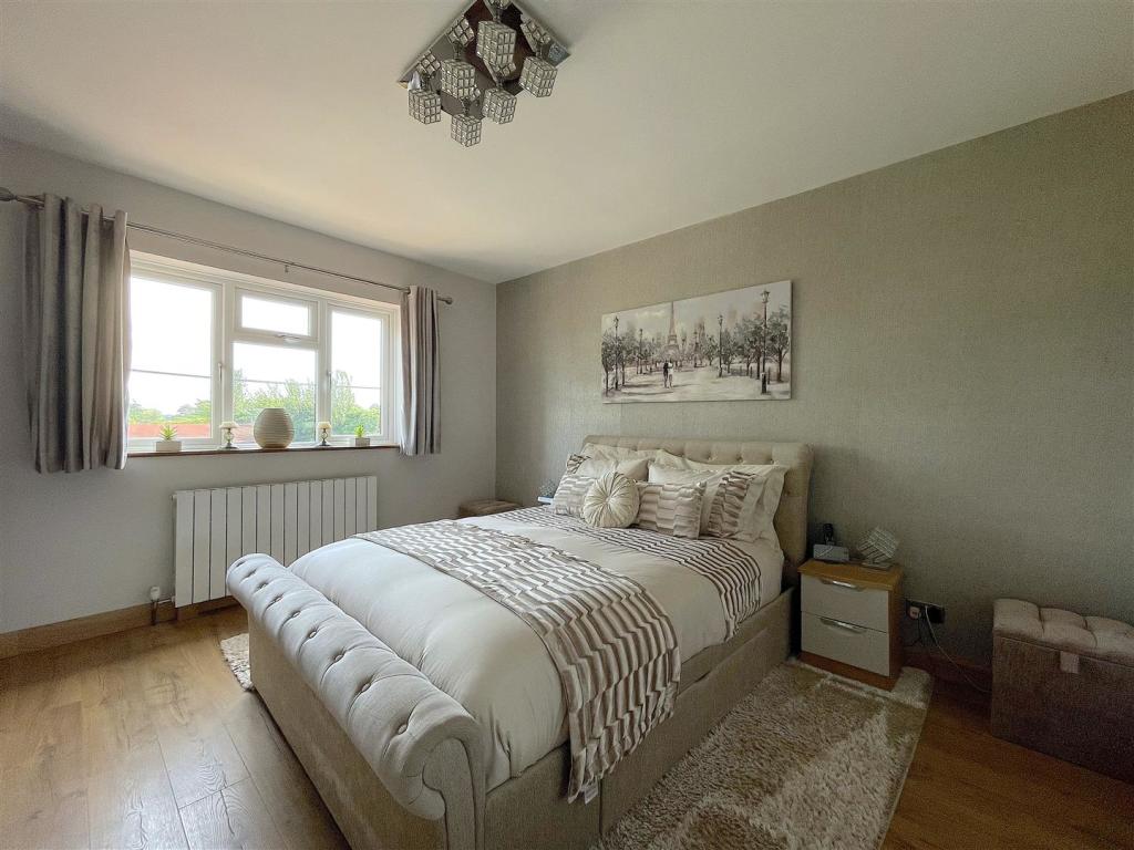 Bedroom One (2).jpeg