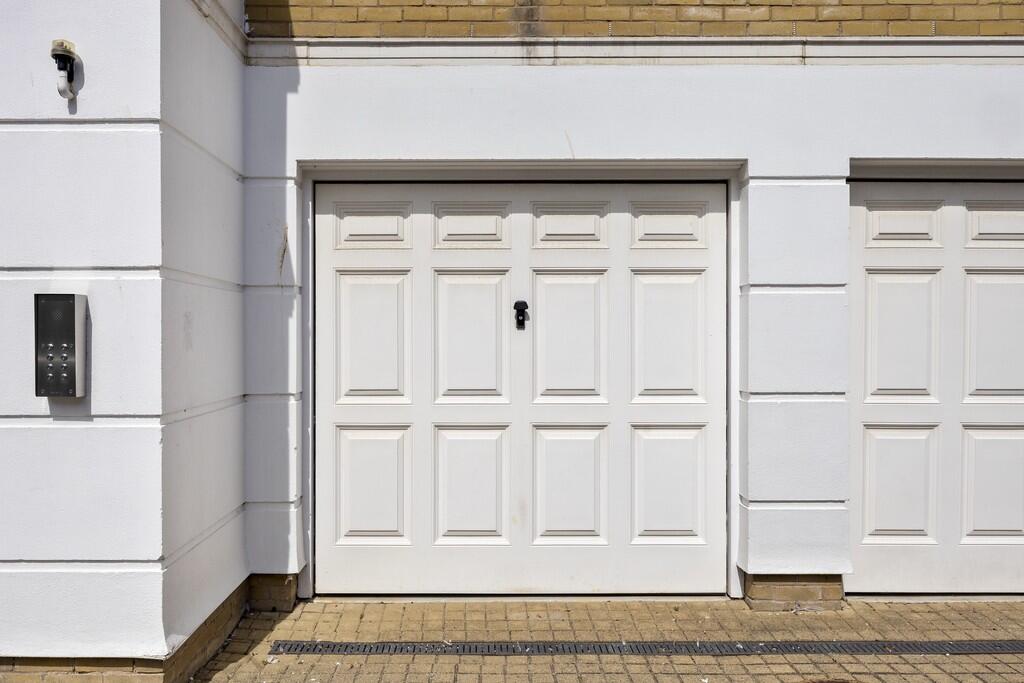 The Strand, Merto...