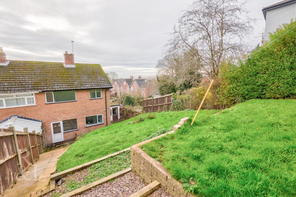 26 Vicarage Road (21).jpg