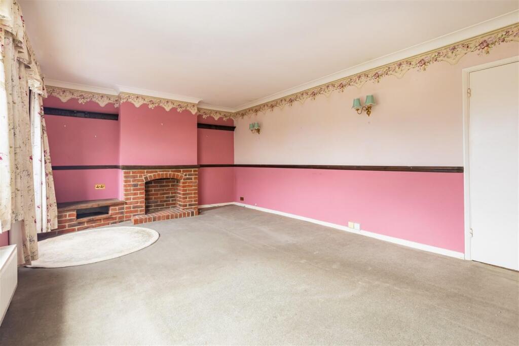 37 Amesbury Cl (9).jpg