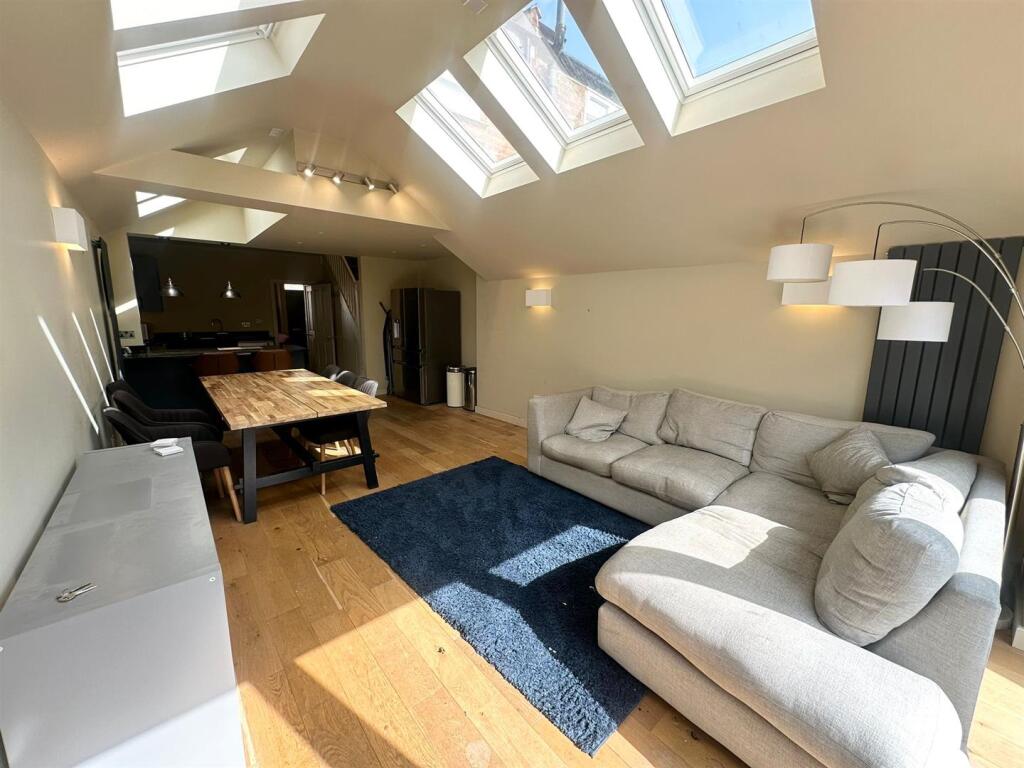 WhatsApp Image 2024-08-23 at 11.02.40 AM (1).jpeg