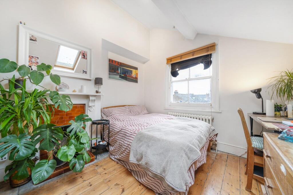 Bedroom 4 (2).jpg