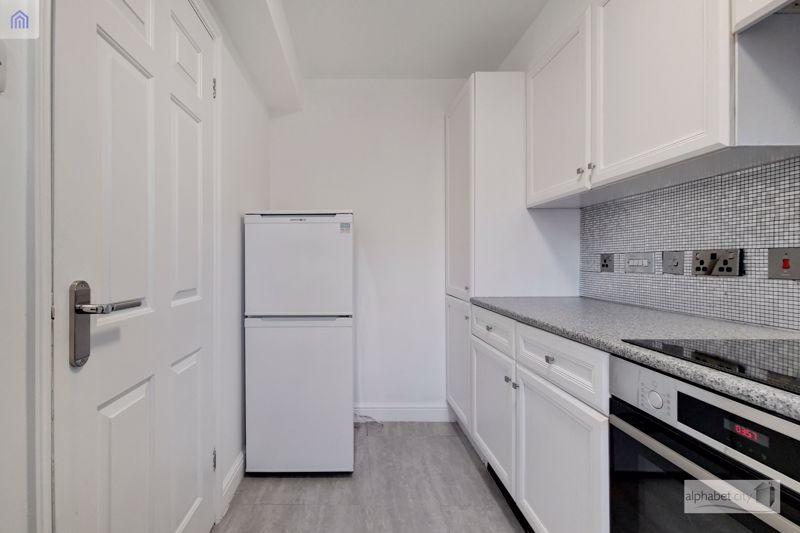 Kitchen (2)