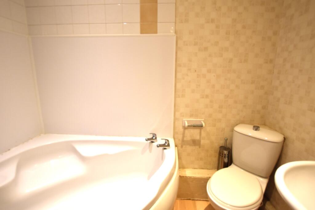 9 Chalwell Ridge bathroom