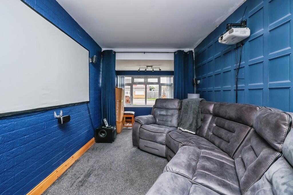 Cinema Room/Bed Five