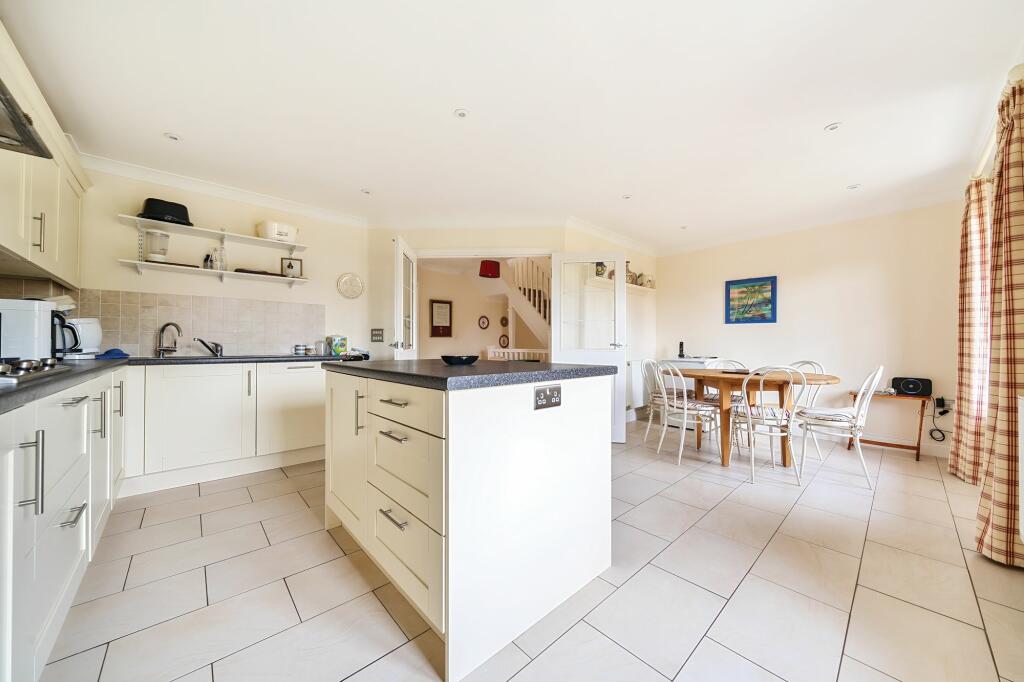 Kitchen/Dining Room (1)