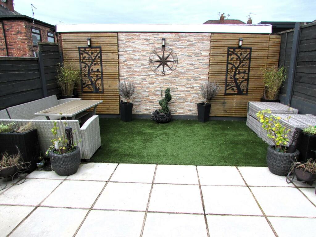 LordLane306gdn3.JPG