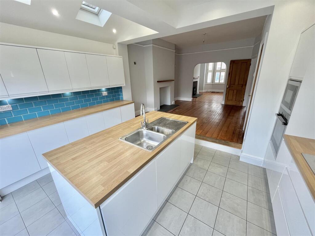 Breakfast Kitchen Aspect 3