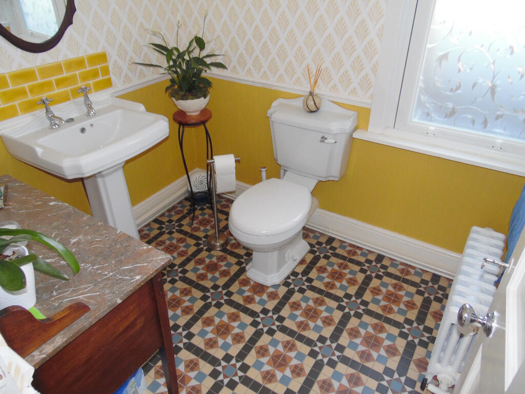 DOWNSTAIRS CLOAKROOM