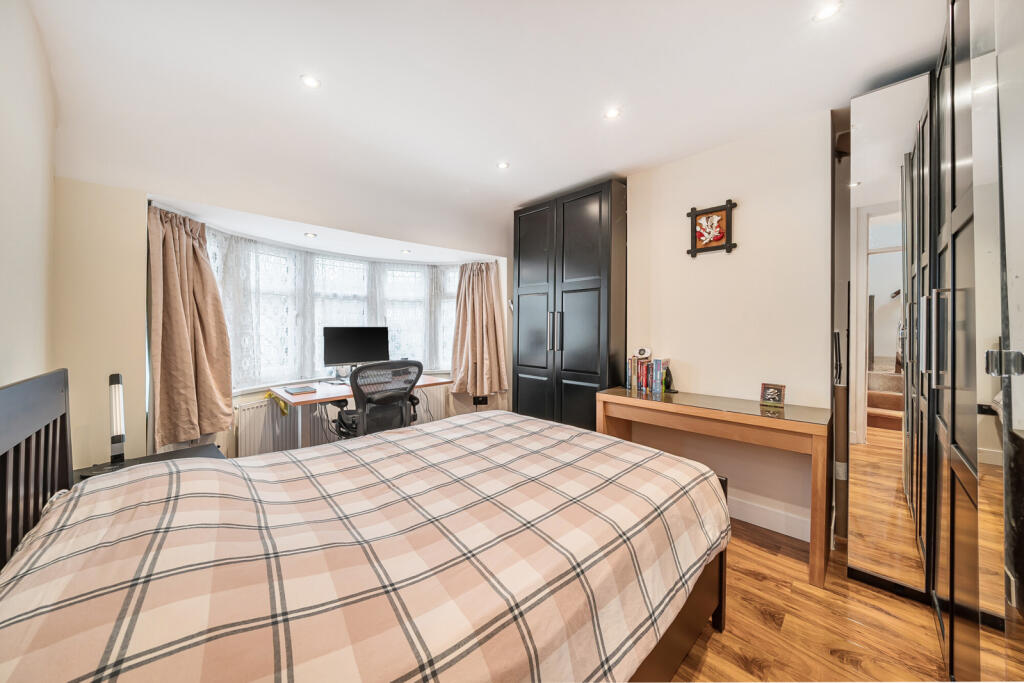 1388718-9-693c0ea...