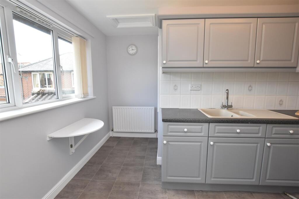 KITCHEN/BREAKFAST ROOM