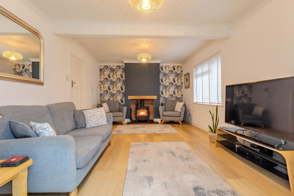 Living Room (2)