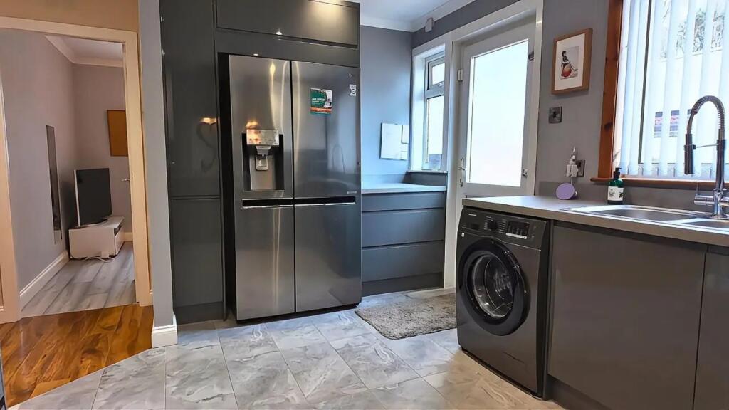 Kitchen Alt.jpg