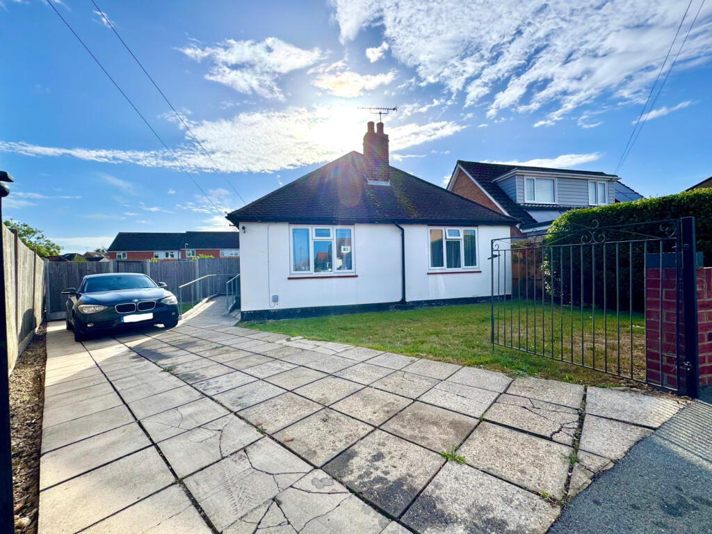 Wallace Crescent, Chelmsford, Essex, CM2 9QN