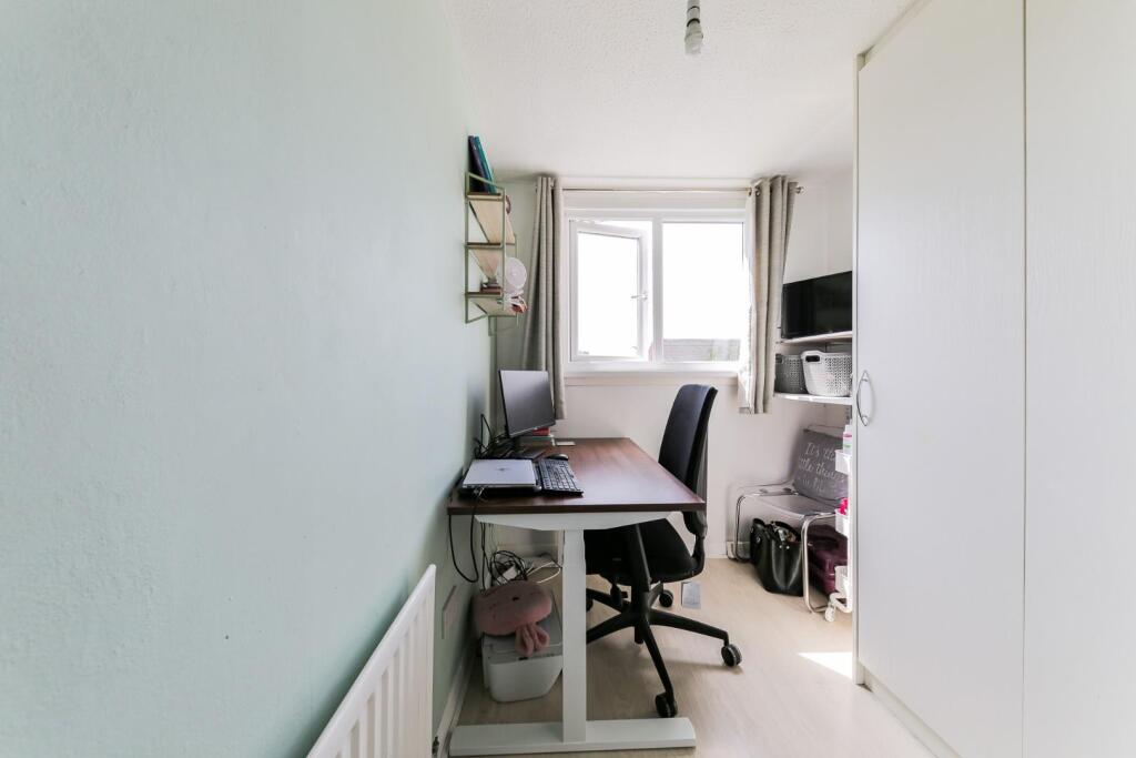 Bedroom/Office